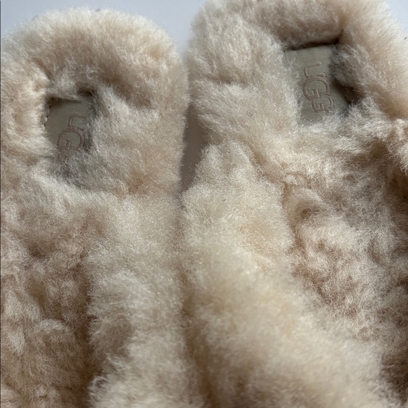 UGG Fluffy Flip Flop Sandal Slippers… - Picture 7 of 8